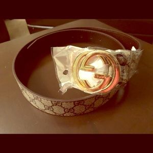 Men’s belt, accessory, never worn, no tags.